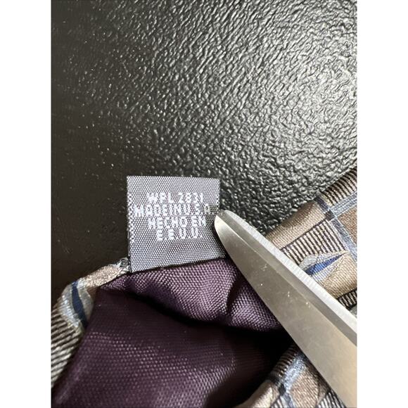 Gianfranco Ruffini Italy Tie Men's 100% Silk Neck Tie Brown Blue 4"x 57" - Picture 4 of 4